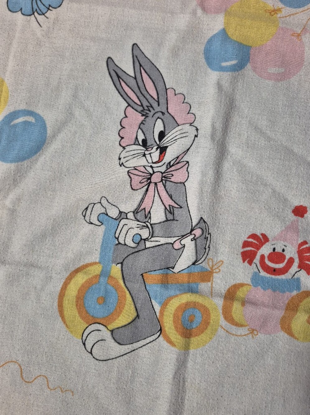 🎪 Vintage 1977 Looney Tunes Baby Blanket 🎪 About 42"x30"